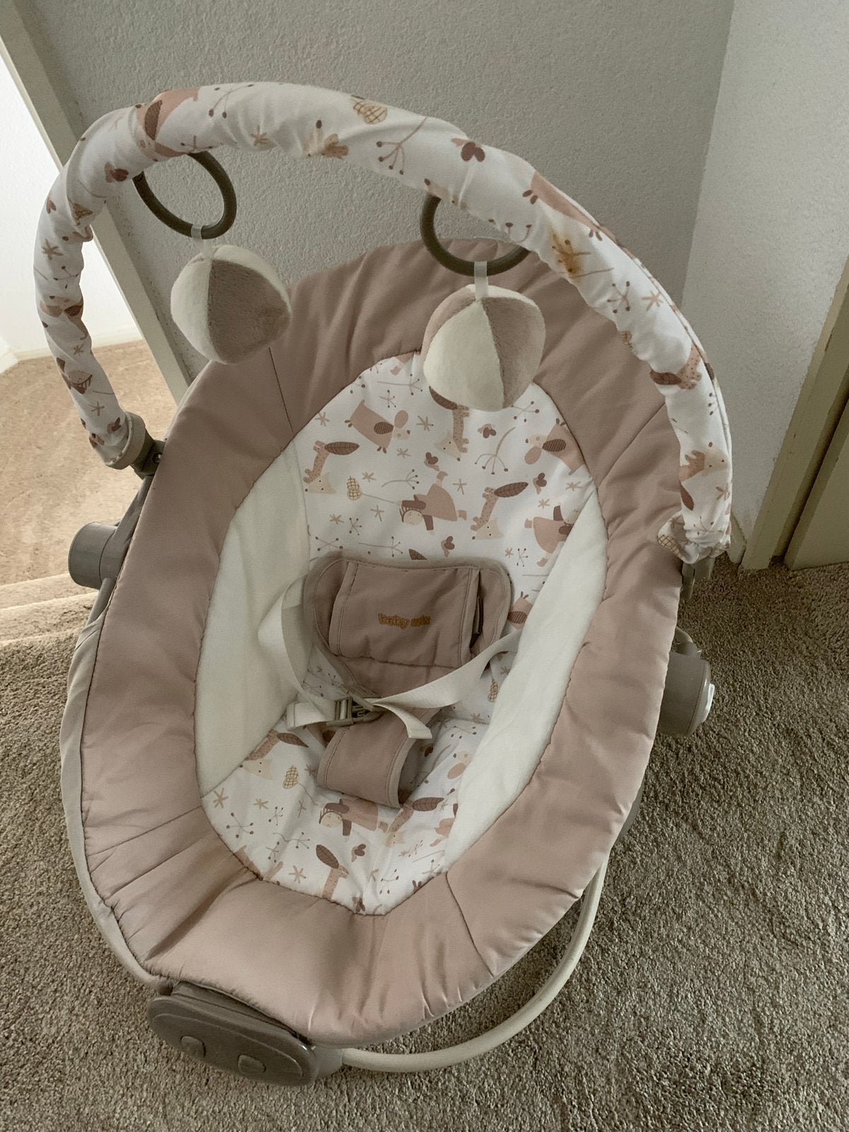 Babyzitje/wipstoeltje met speelboog, Ophalen of Verzenden, Gebruikt
