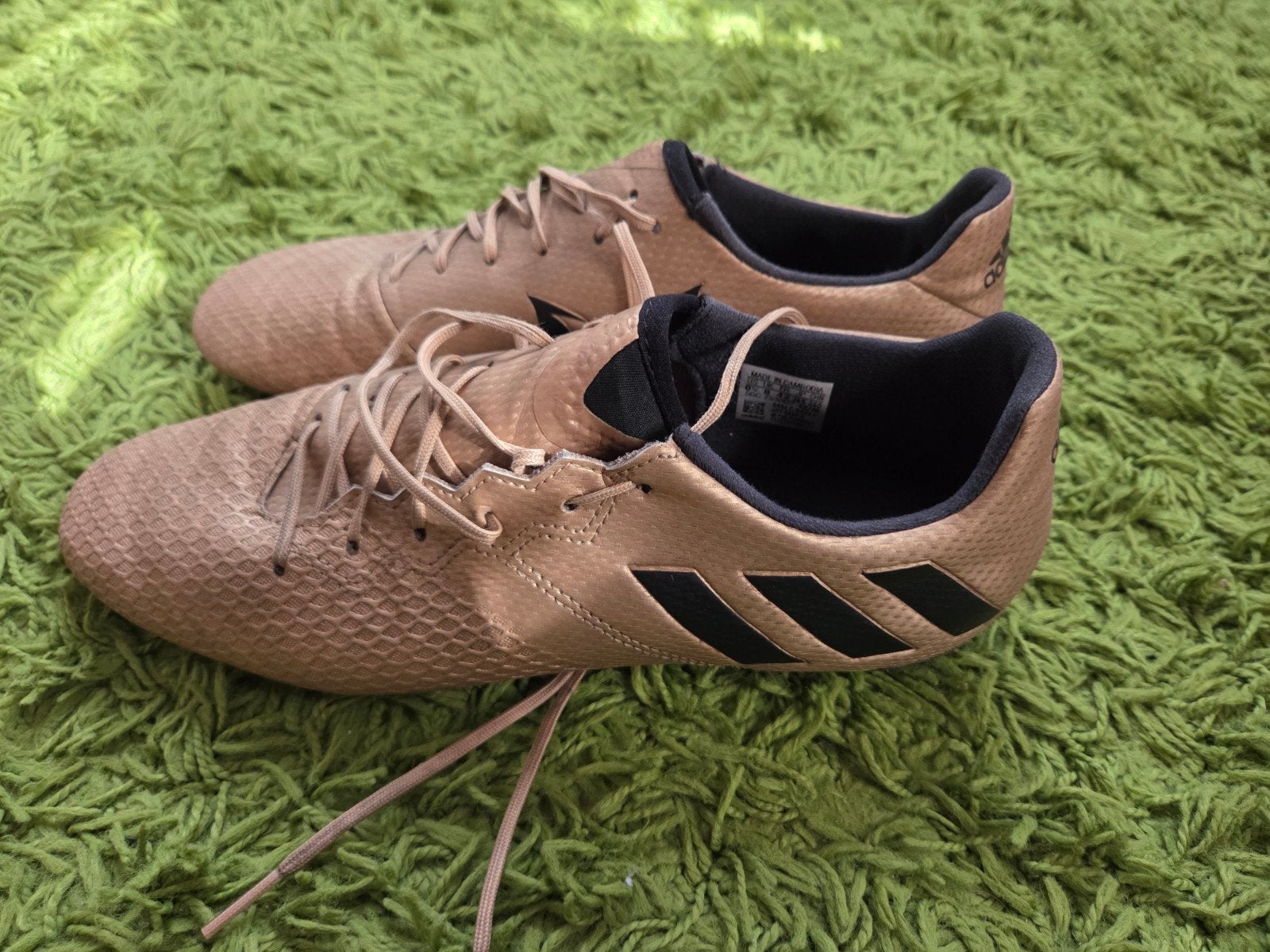Adidas voetbalschoenen - Zo goed als nieuw, Maat XS of kleiner, Ophalen of Verzenden, Zo goed als nieuw, Schoenen