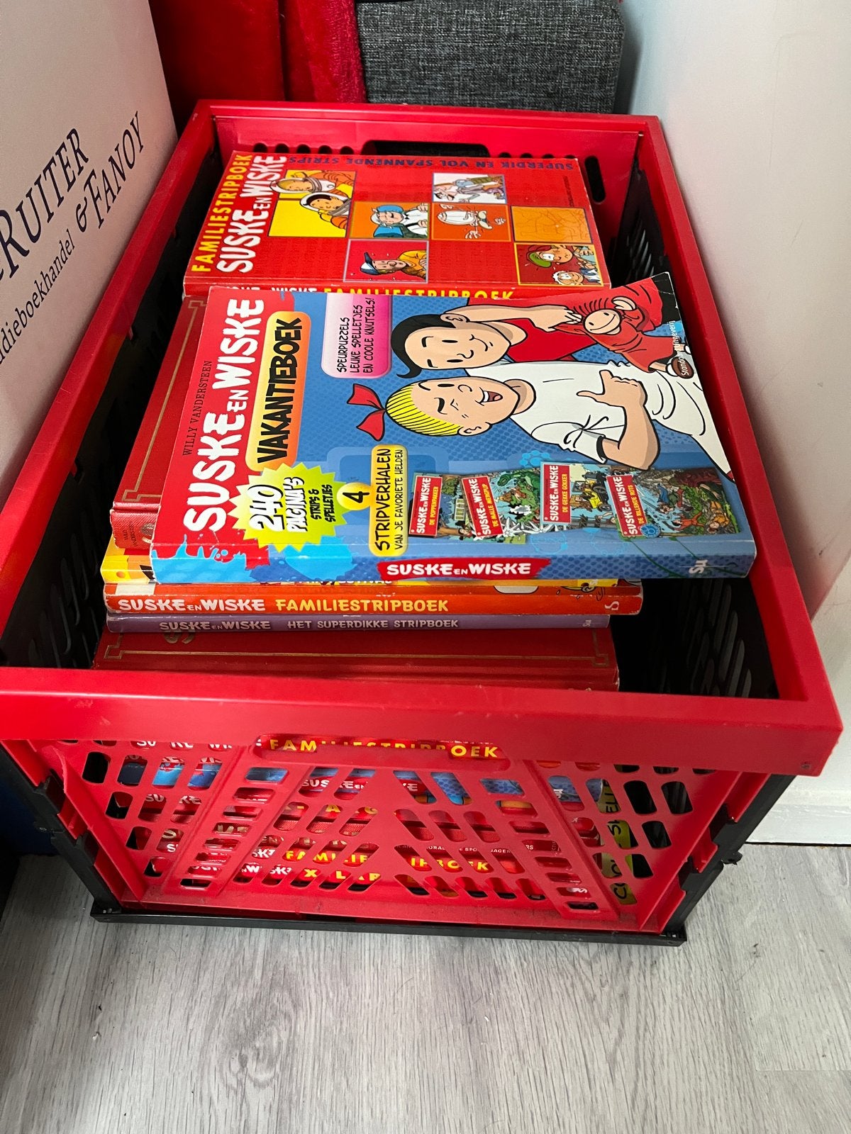 Vol krat Suske en Wiske stripboeken  en Familiestripboek, Boeken, Stripboeken, Meerdere stripboeken, Ophalen, Gelezen