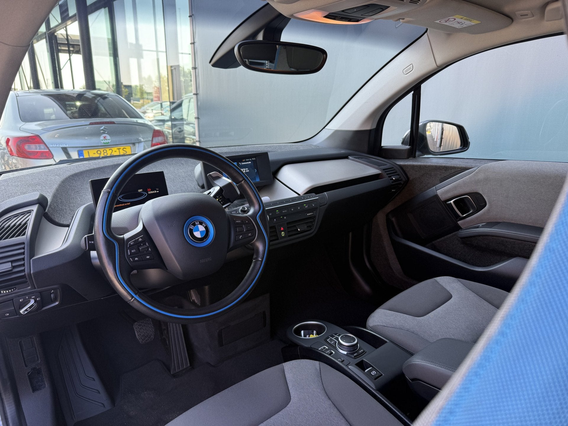 BMW i3 BWJ 2021 Business Edition 120Ah 170 PK 42 kWh FULL LE, Auto's, Automaat, Gebruikt, Met garantie (alle), Wit