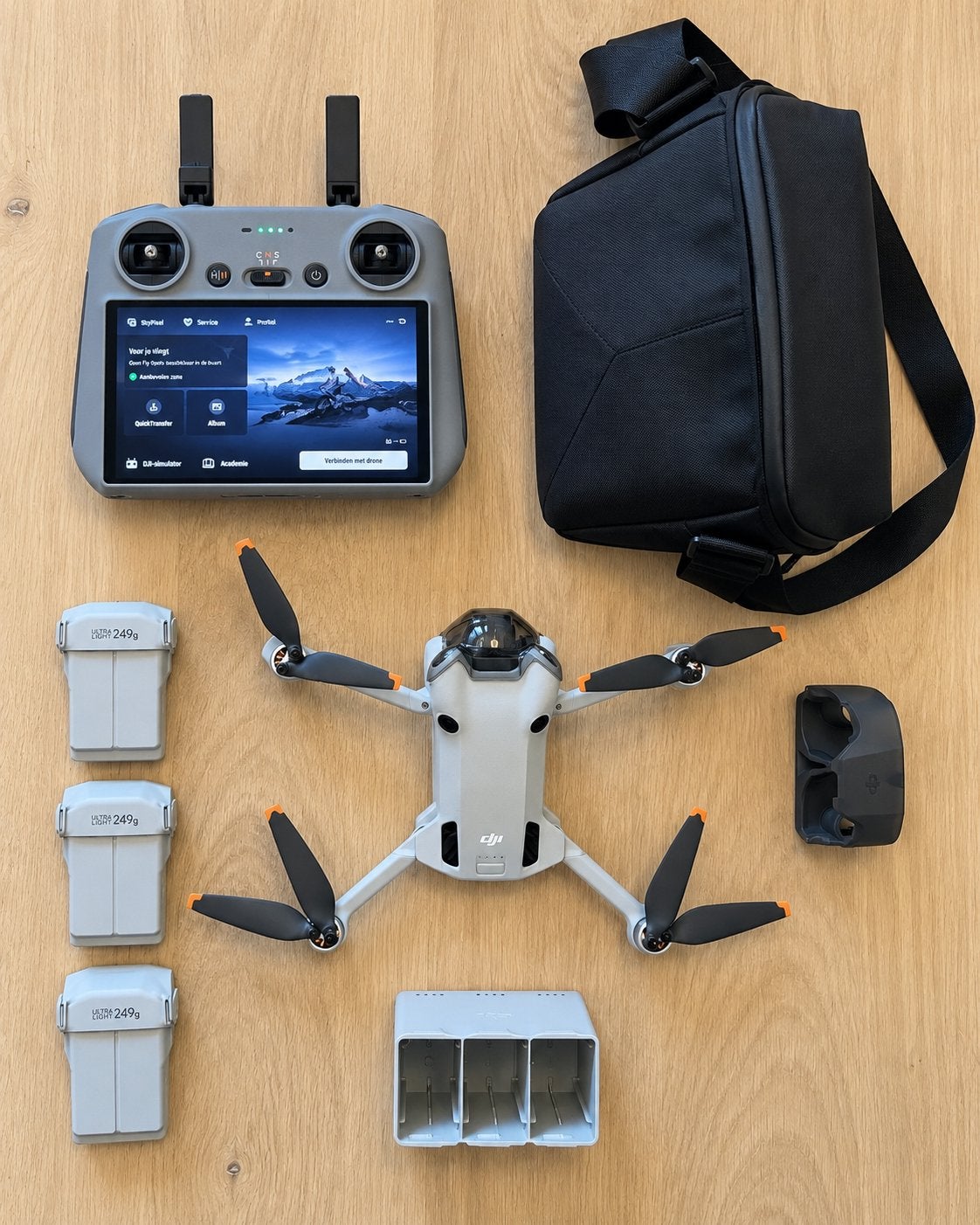 DJI Mini 4 Pro Fly More Combo + RC 2 | 3 accu’s | 3u gebruik, 30 tot 45 minuten, Cameradrone, Extra accu('s), Ophalen of Verzenden