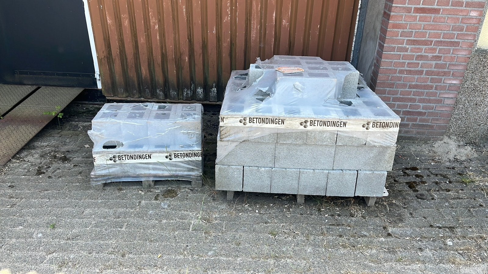 Nieuwe betonblokken / stapelblokken, Doe-het-zelf en Verbouw, Metselstenen, Ophalen, Nieuw, Beton