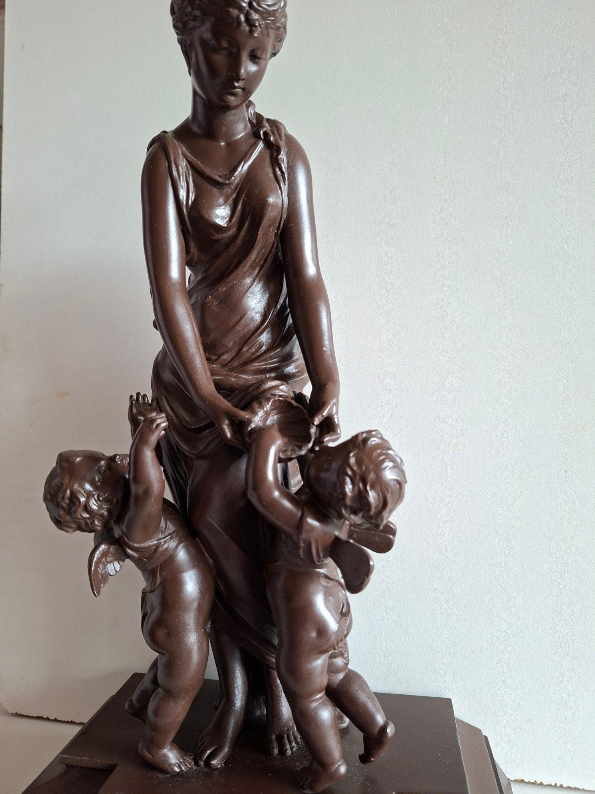 charitable 37 cm, Ophalen of Verzenden