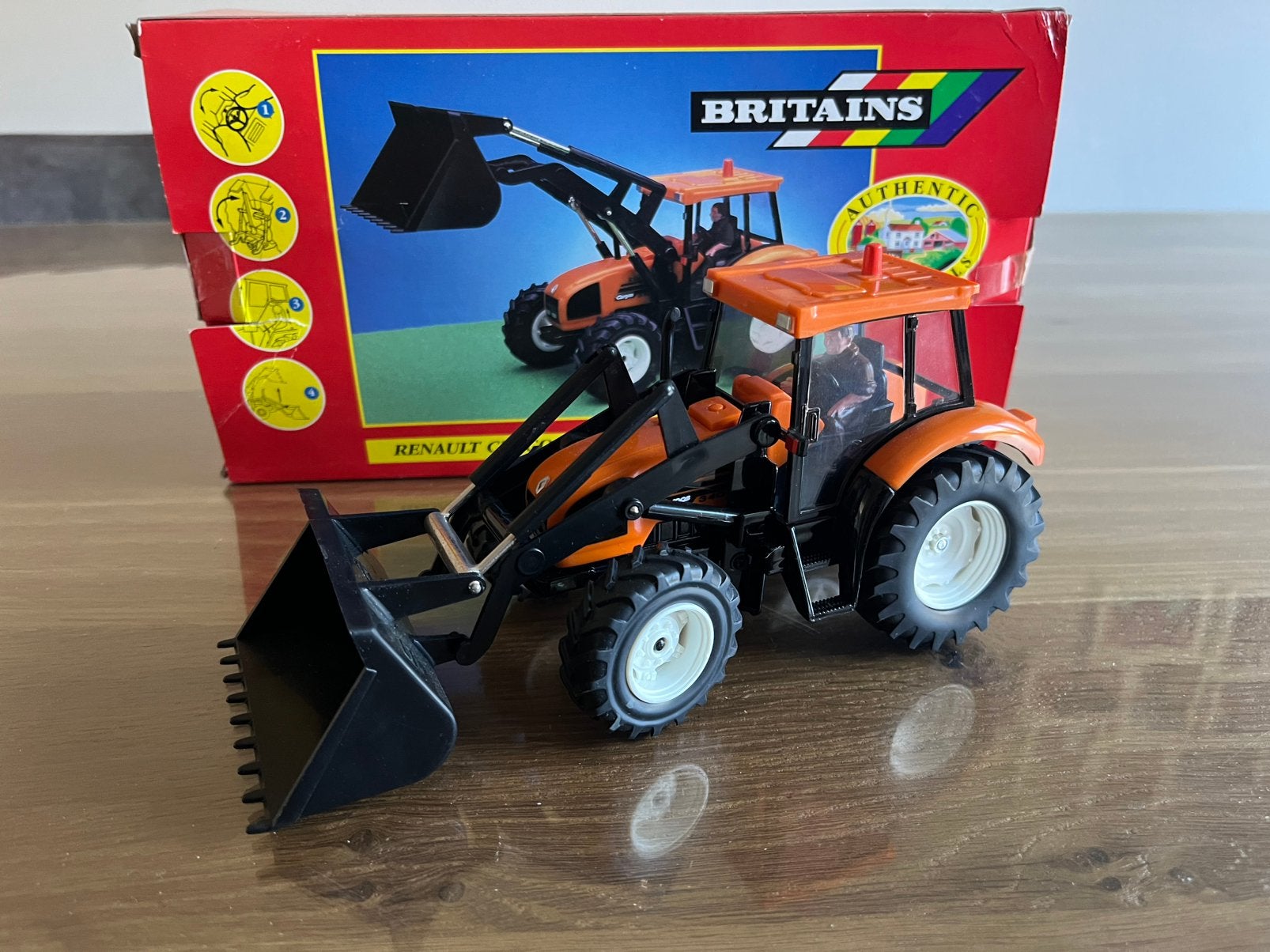 Renault Cergos 350 tractor met voorlader Britains 00226, Ophalen of Verzenden, Nieuw, Tractor of Landbouw, Britains
