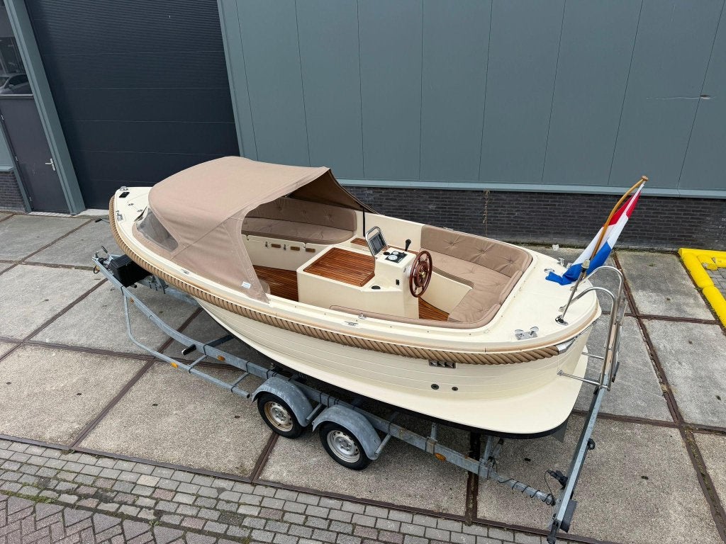 Clever Mirage 600 Tender Sloep incl. Sole 29PK 3-Cilinder, Clever, Binnenboordmotor, Antifouling, Diesel