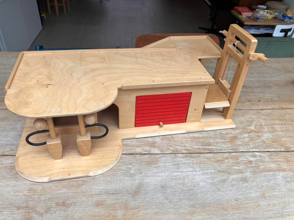 Houten parkeergarage, Ophalen, Zo goed als nieuw