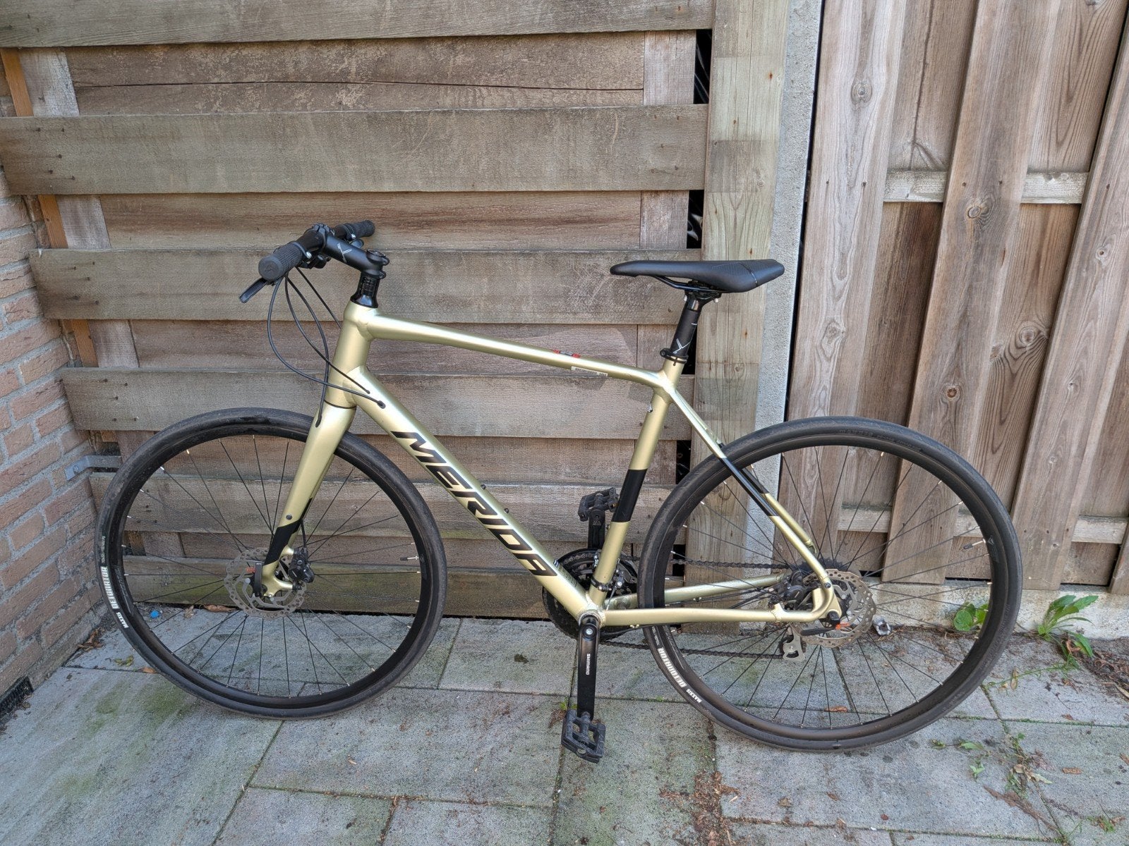 Merida Speeder 100 (2022) - Zo goed als nieuw, Shimano Acera, Fietsen en Brommers, Ophalen