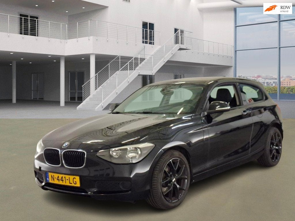 BMW 1-serie 114i EDE Corporate NAVI PSENSOR CRUISE 2 X SLEUT, Auto's, 1-Serie, Achterwielaandrijving, Gebruikt, Euro 6