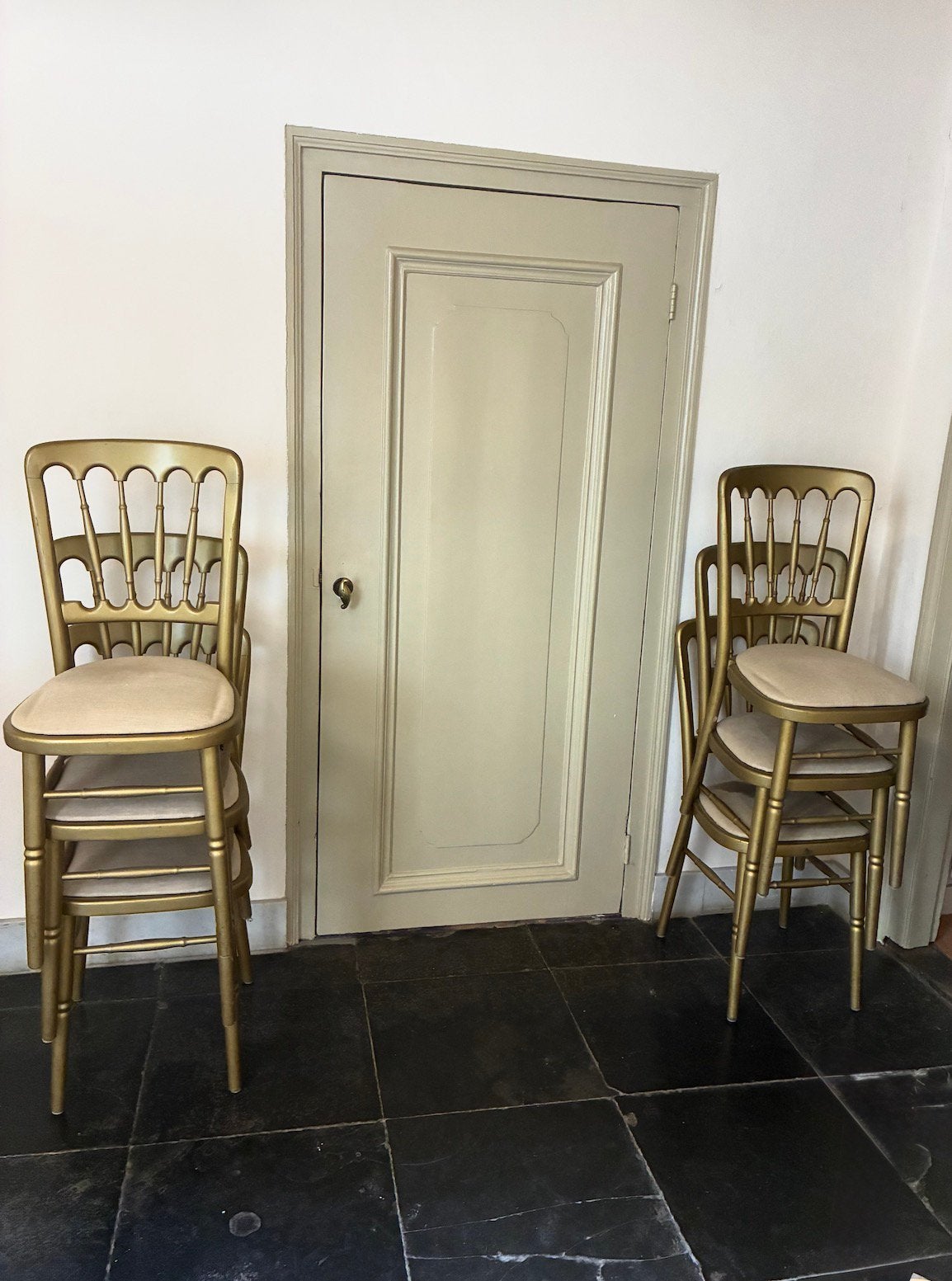 6 vintage ‘chiavari’ of napoleon stoeltjes goudkleurig, Ophalen