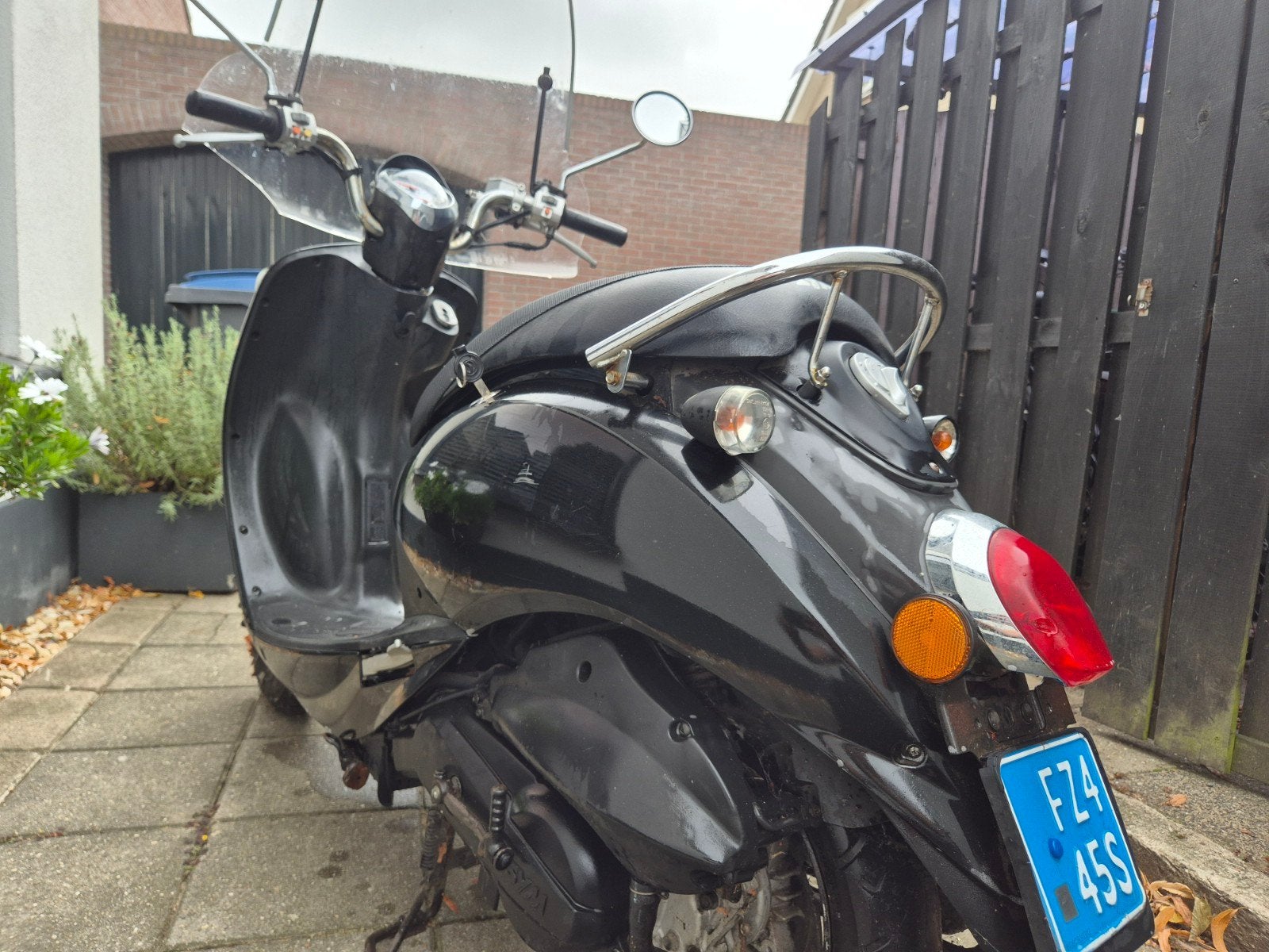 Sym Mio Weinig km's ! Fijne betrouwbare scooter / snorfiets, Ophalen, Gebruikt, SYM, Benzine
