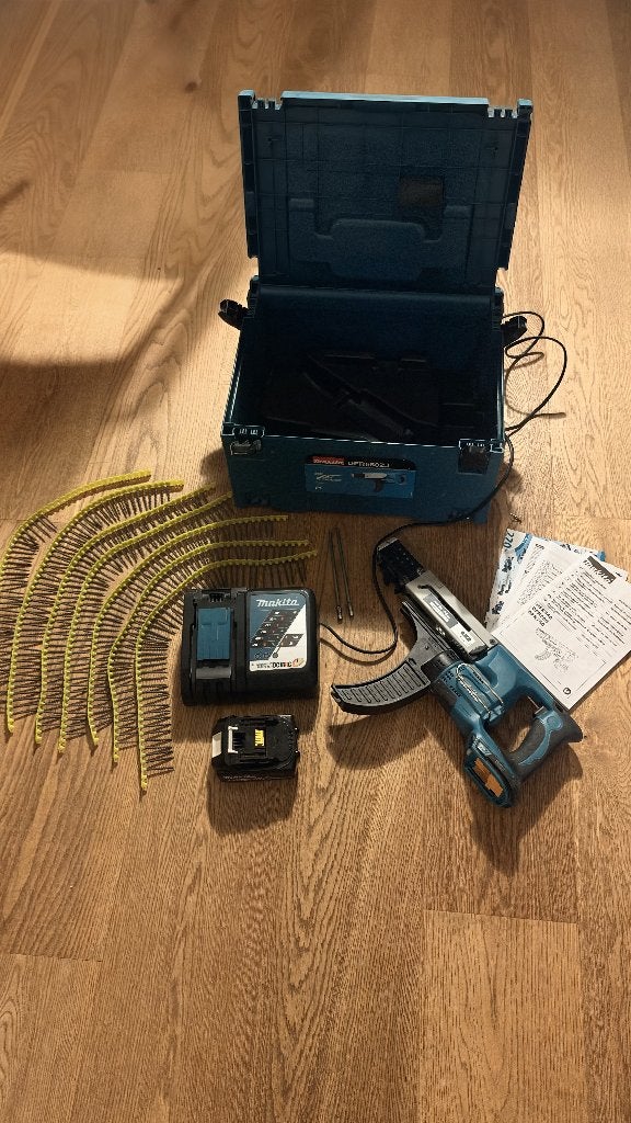 Makita DFR550ZJ schroefautomaat + 5,0Ah accu, lader, Makpac, Ophalen of Verzenden, Zo goed als nieuw, Minder dan 400 watt, Overige typen