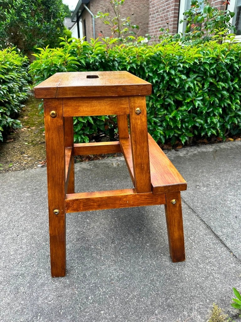 Houten trapladder / opstapje, Ophalen, Zo goed als nieuw, Trap, Minder dan 2 meter