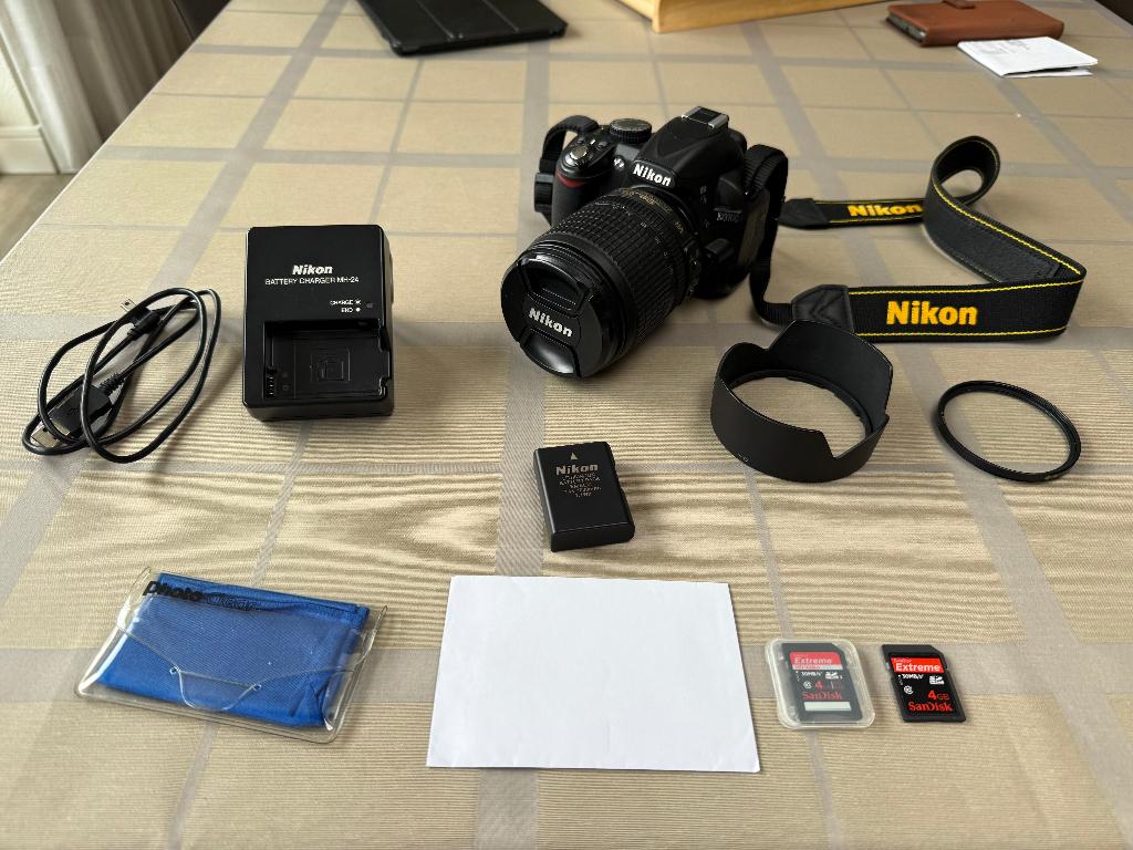Nikon D3100 + Nikon AF-S 18-105mm, Audio, Tv en Foto, Fotocamera's Digitaal, 14 Megapixel, Gebruikt, Spiegelreflex, Ophalen of Verzenden
