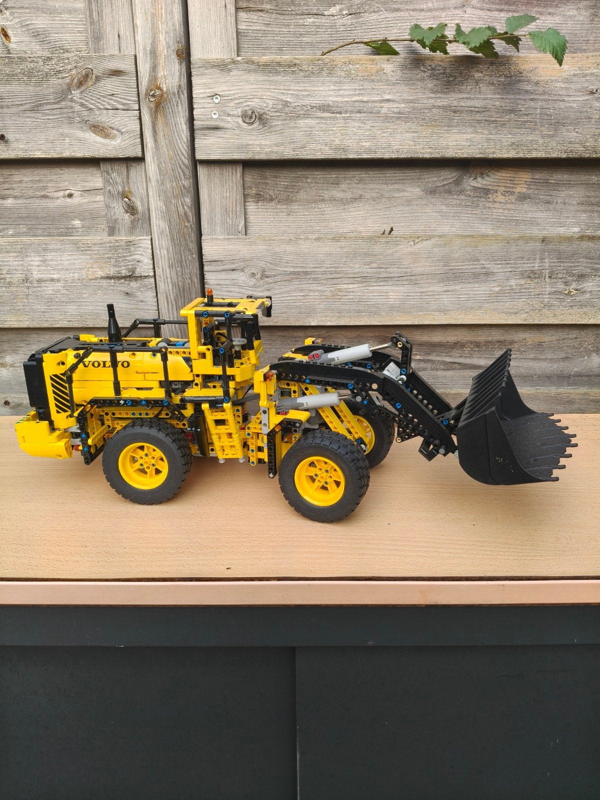 Lego Technic Volvo Wiellader L350F, Ophalen of Verzenden, Gebruikt, Overige merken