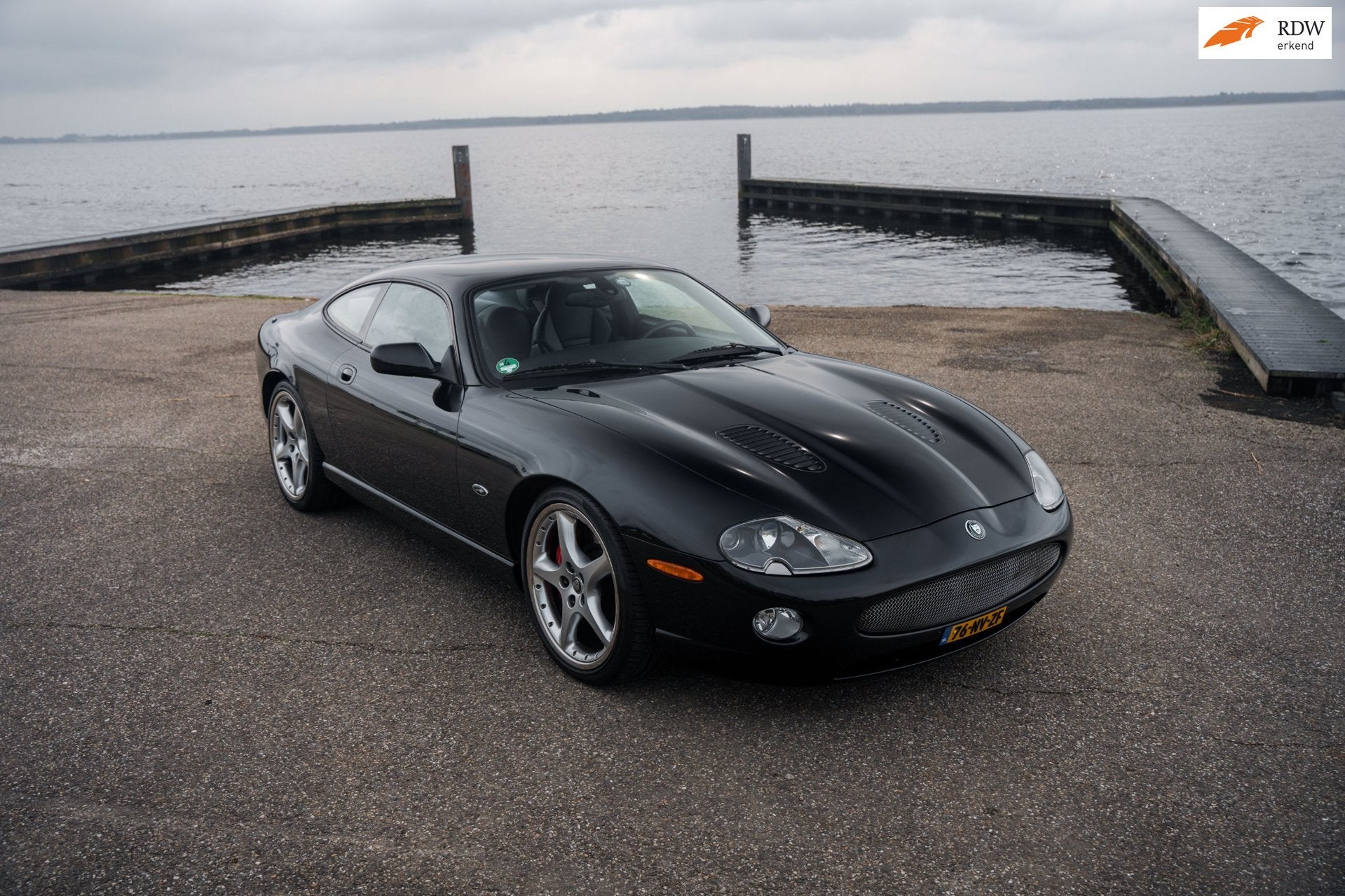 Jaguar XKR 4.2 V8 Coupé, Auto's, Jaguar, Achterwielaandrijving, Gebruikt, 4 stoelen, Zwart