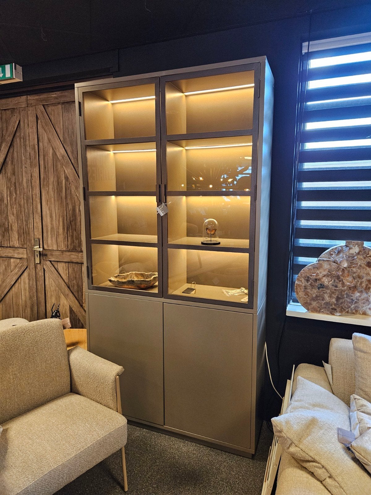 vitrinekast strak verlichting taupe XO, Nieuw, 25 tot 50 cm, Overige houtsoorten, Verzenden