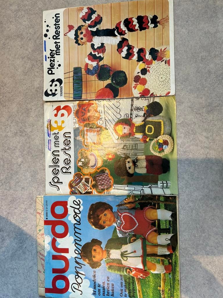 Burda en 3 suisses boekjes, Boeken, Ophalen, Gelezen, Damesbladen