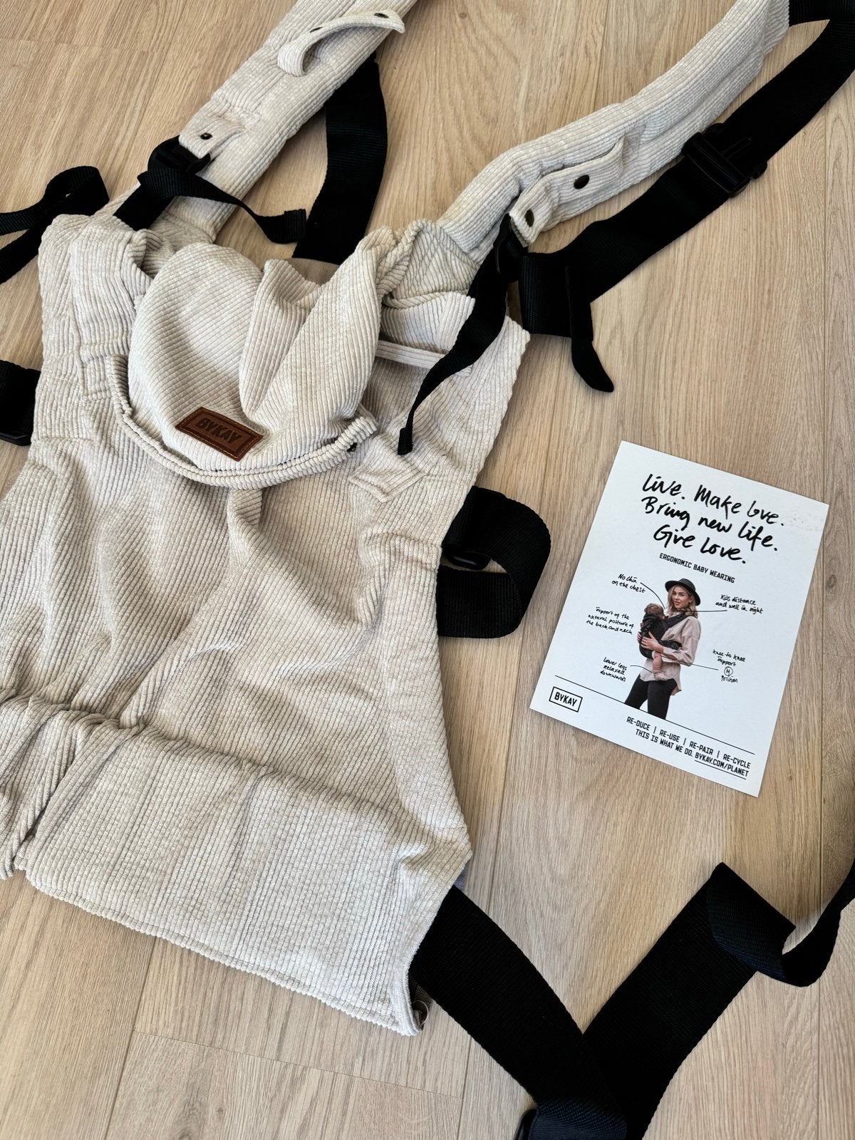 Bykay baby-carrier, beige ribstof, Overige merken, Ophalen of Verzenden, Zo goed als nieuw, Buik