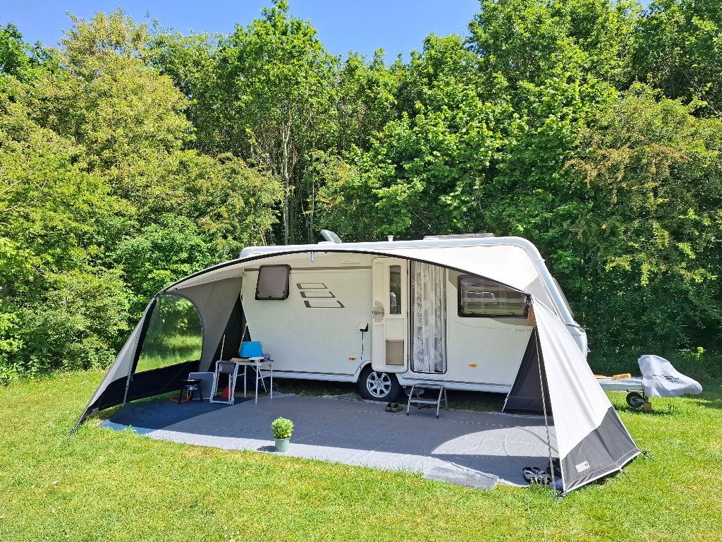 Eriba Nova 465 met Mover en Unico Verona luifel, Rondzit, Frans bed, Particulier, 4 tot 5 meter