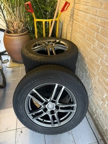 winterbanden op velg Toyota RAV 4, Auto-onderdelen, Ophalen, Gebruikt, Banden en Velgen, 17 inch