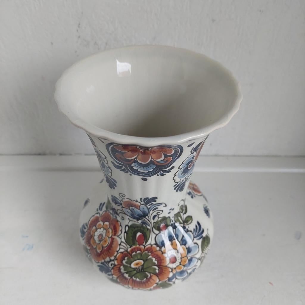 Vintage Delft Polychroom Vaas - Handbeschilderd Bloemen, Gebruikt, ., Aardewerk of Porselein, Ophalen of Verzenden