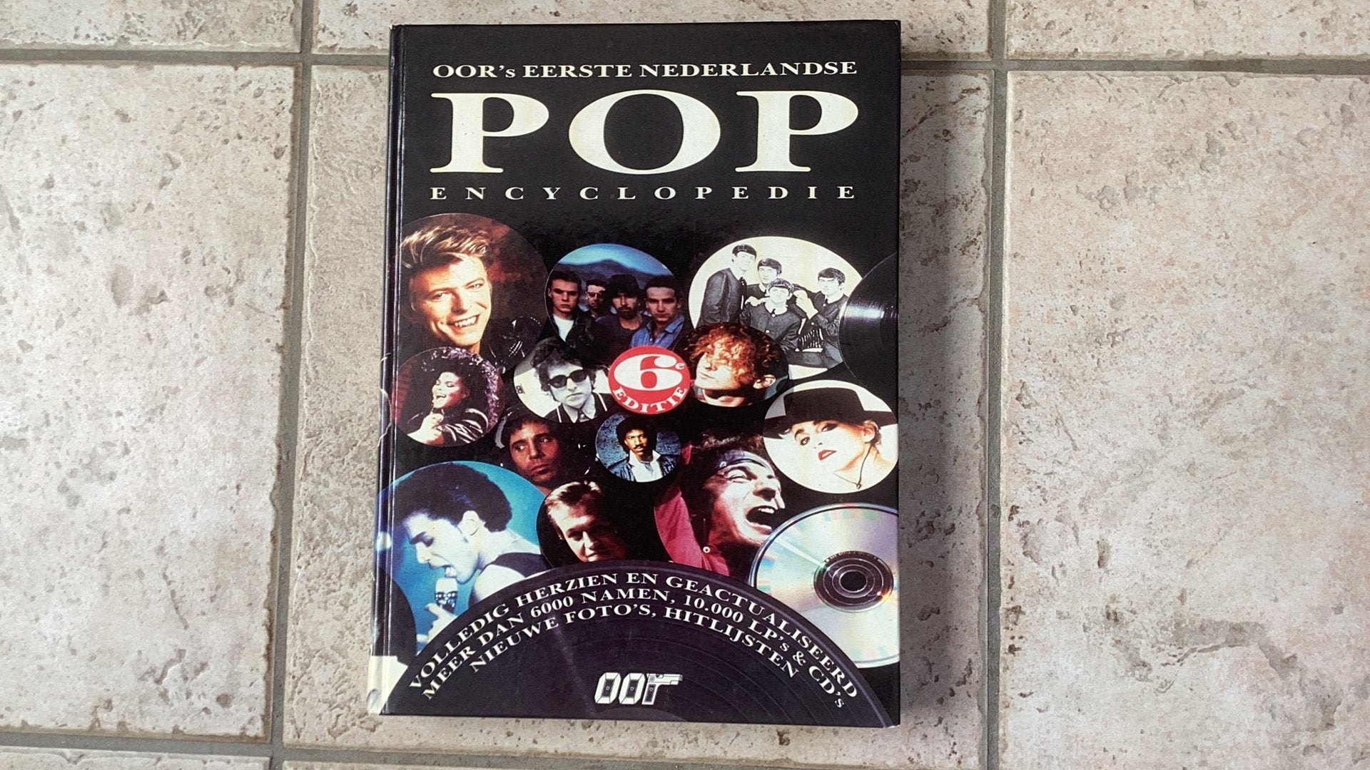Boek Oor Popencyclopedie 1987, Ophalen of Verzenden, Zo goed als nieuw, Artiest
