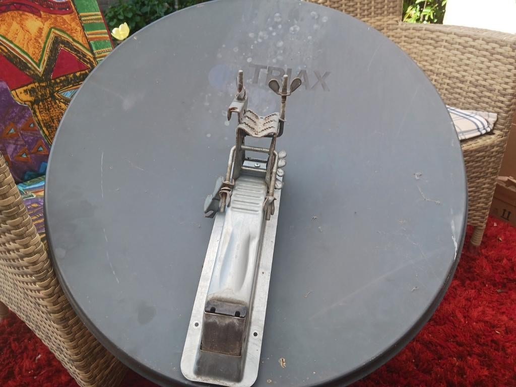 Triax schotelantenne - Gebruikt, Ophalen of Verzenden, Gebruikt, (Schotel)antenne, Overige merken