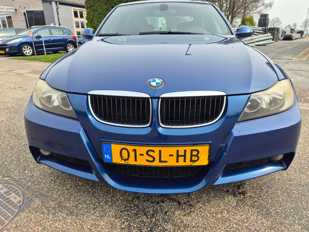 BMW 3-serie 318i High Executive m-pakket,sportinterieur, Auto's, BMW, Achterwielaandrijving, Zwart, 4 cilinders, Blauw