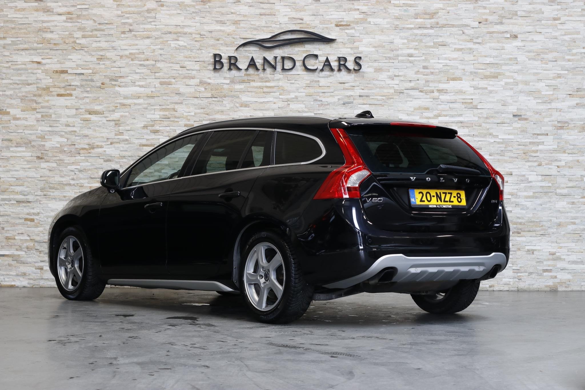 Volvo V60 2.0T Summum AUT | Camera | Adaptieve CC | Schuifda, Euro 5, 1502 kg, 4 cilinders, Zwart