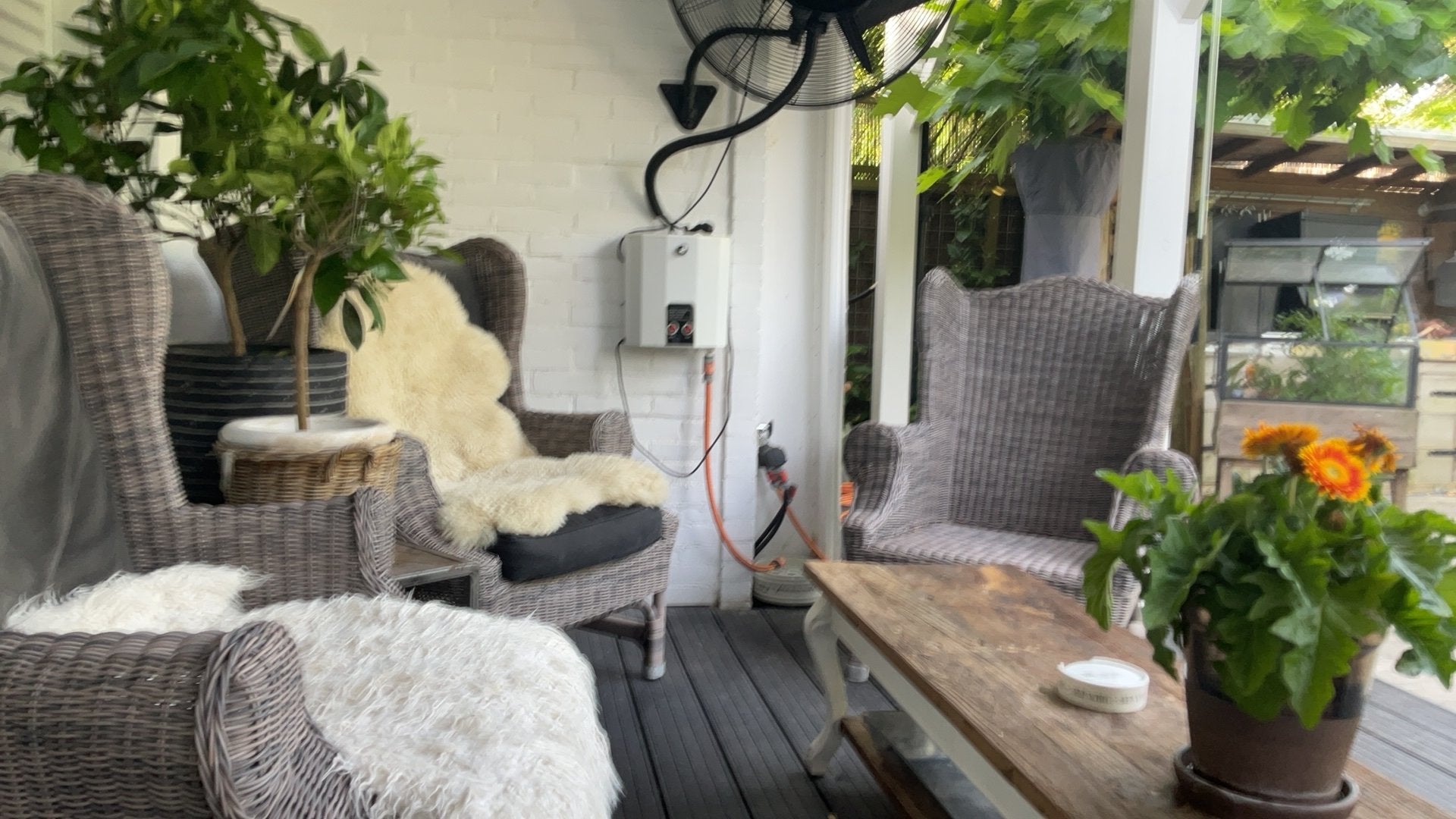 6 Riviera Maison Nicolas Wing stoelen met 4 hockers+tafeltje, Ophalen, Gebruikt