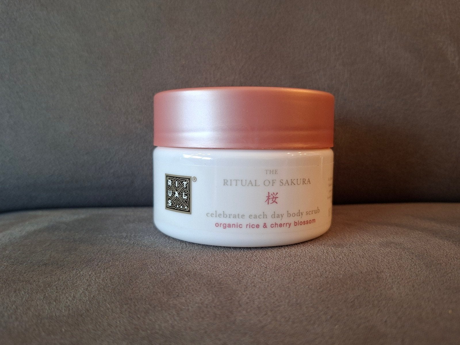 NIEUW: The Ritual of Sakura Body Scrub van 125 gram, Ophalen of Verzenden, Nieuw, Overige typen