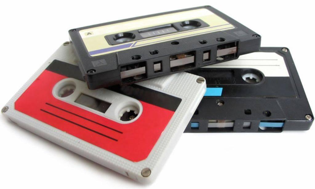 Gezocht / Gevraagd originele DCC en of cassettebandjes, 2 t/m 25 bandjes, Overige genres, Ophalen of Verzenden, Zo goed als nieuw