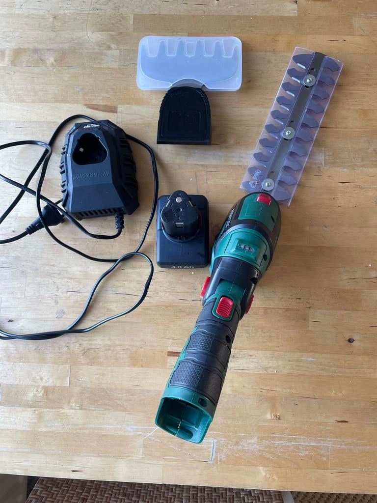 Nieuwe Parkside snoeischaar/heggenschaar op accu, Ophalen of Verzenden, Nieuw, Minder dan 20 mm