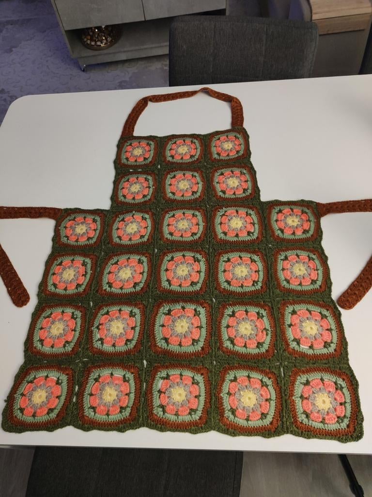 Keuken schort handgebreid, Huis en Inrichting, Keuken | Textiel, Ophalen of Verzenden, Nieuw, Schort