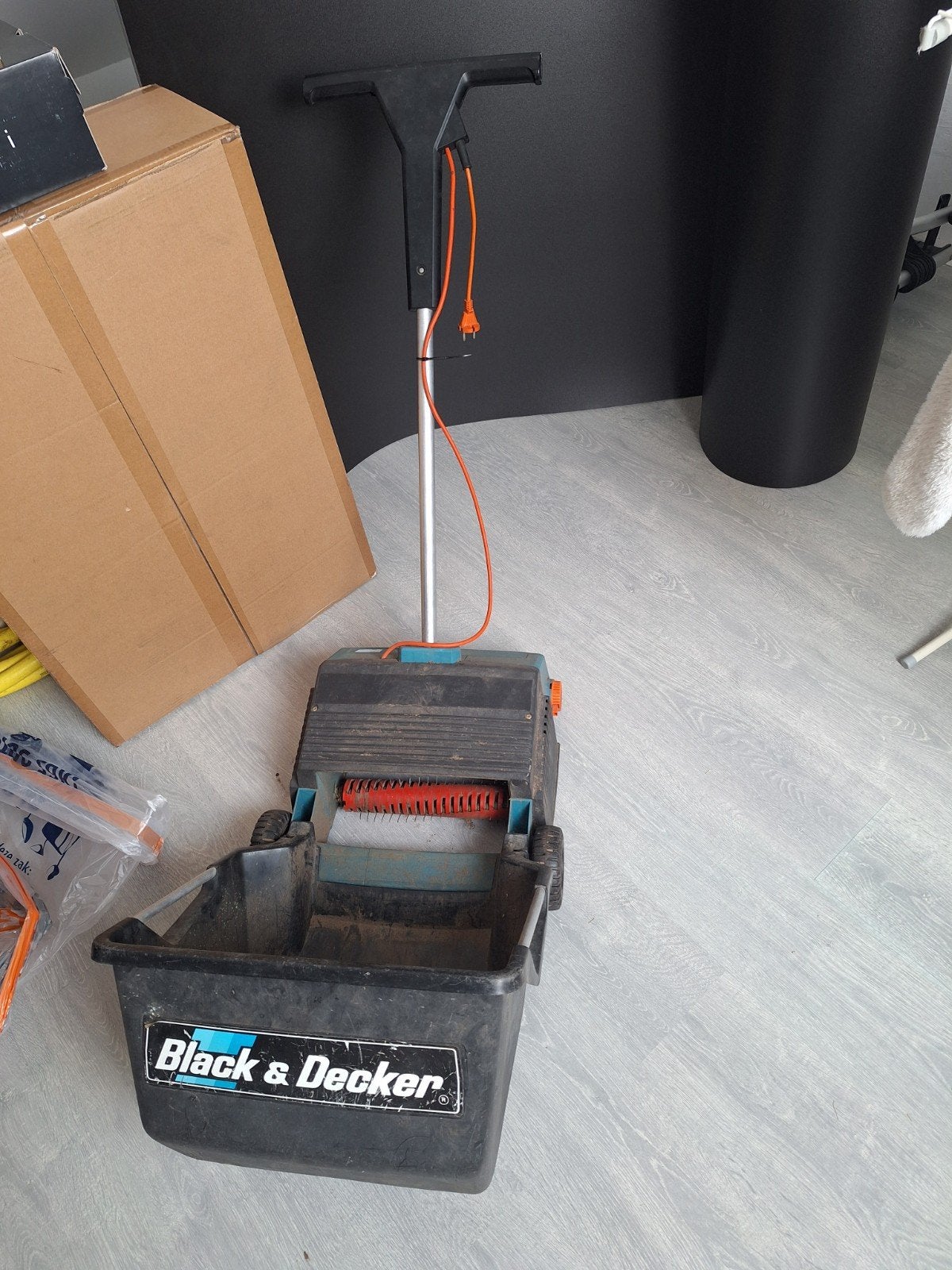 Black & Decker Ontmosser - Elektrisch, Ophalen, Gebruikt, Elektrische grasmaaier, Black & Decker