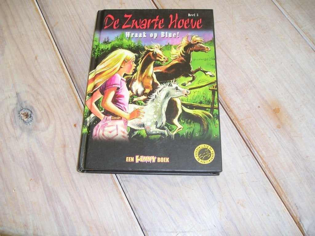 De Zwarte Hoeve - Wraak op Blue!, Boeken, Ophalen of Verzenden, Gelezen, Fictie