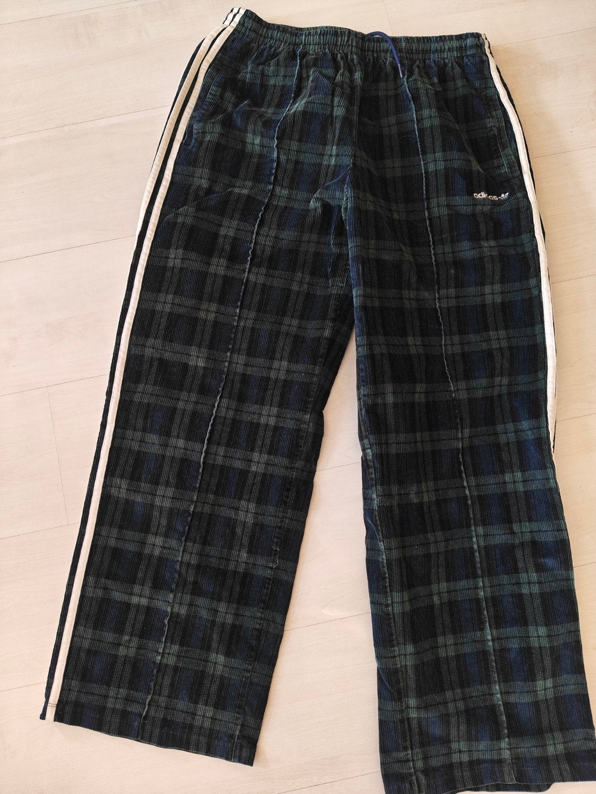Adidas geruite corduroy tartan broek groen blauw, Adidas, Maat 42/44 (L), Ophalen of Verzenden, Zo goed als nieuw