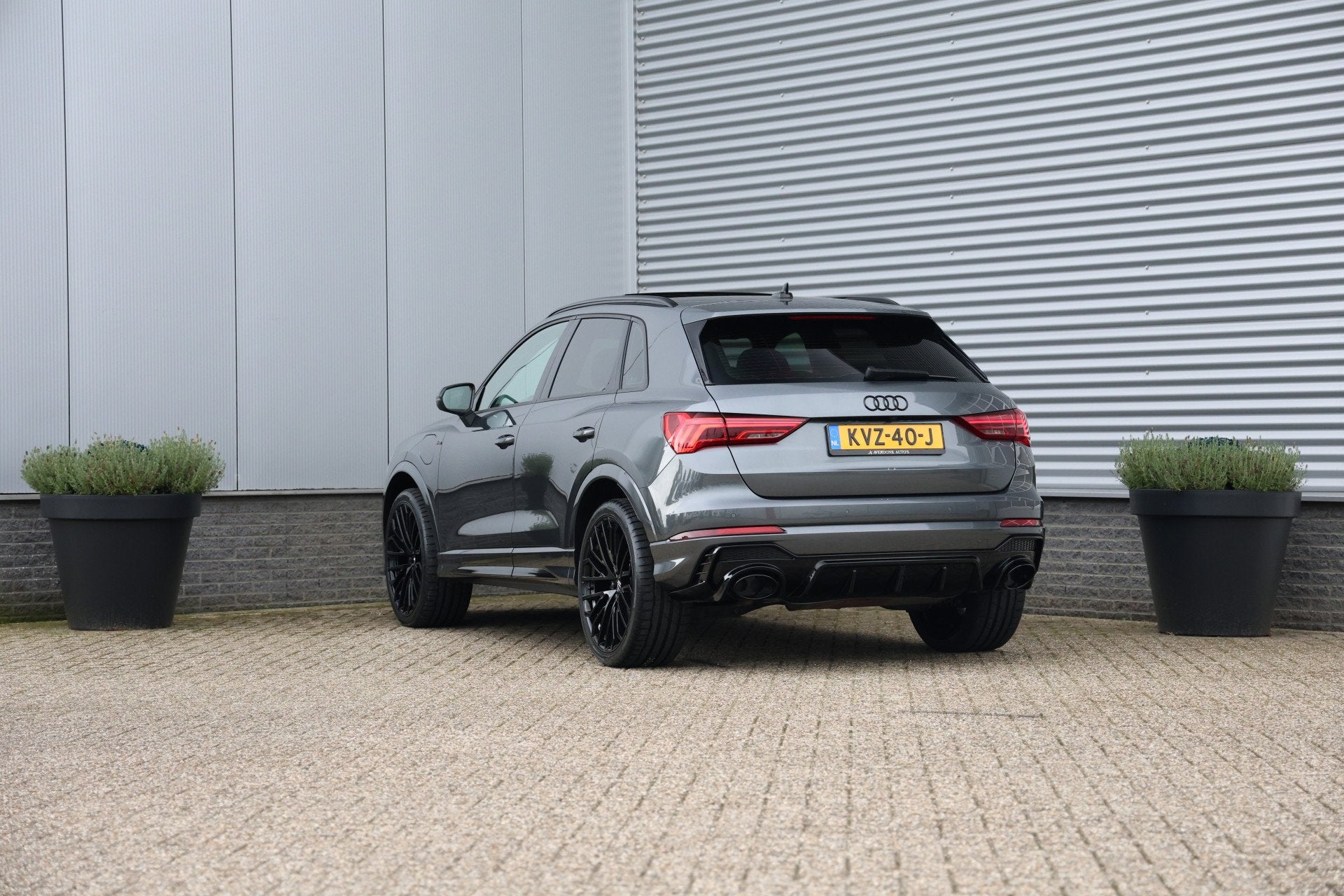 Audi Q3 45 TFSI e 245pk Competition S-Line Black Pano|360cam, Dealer onderhouden, Gebruikt, Leder en Stof, Hybride Elektrisch/Benzine