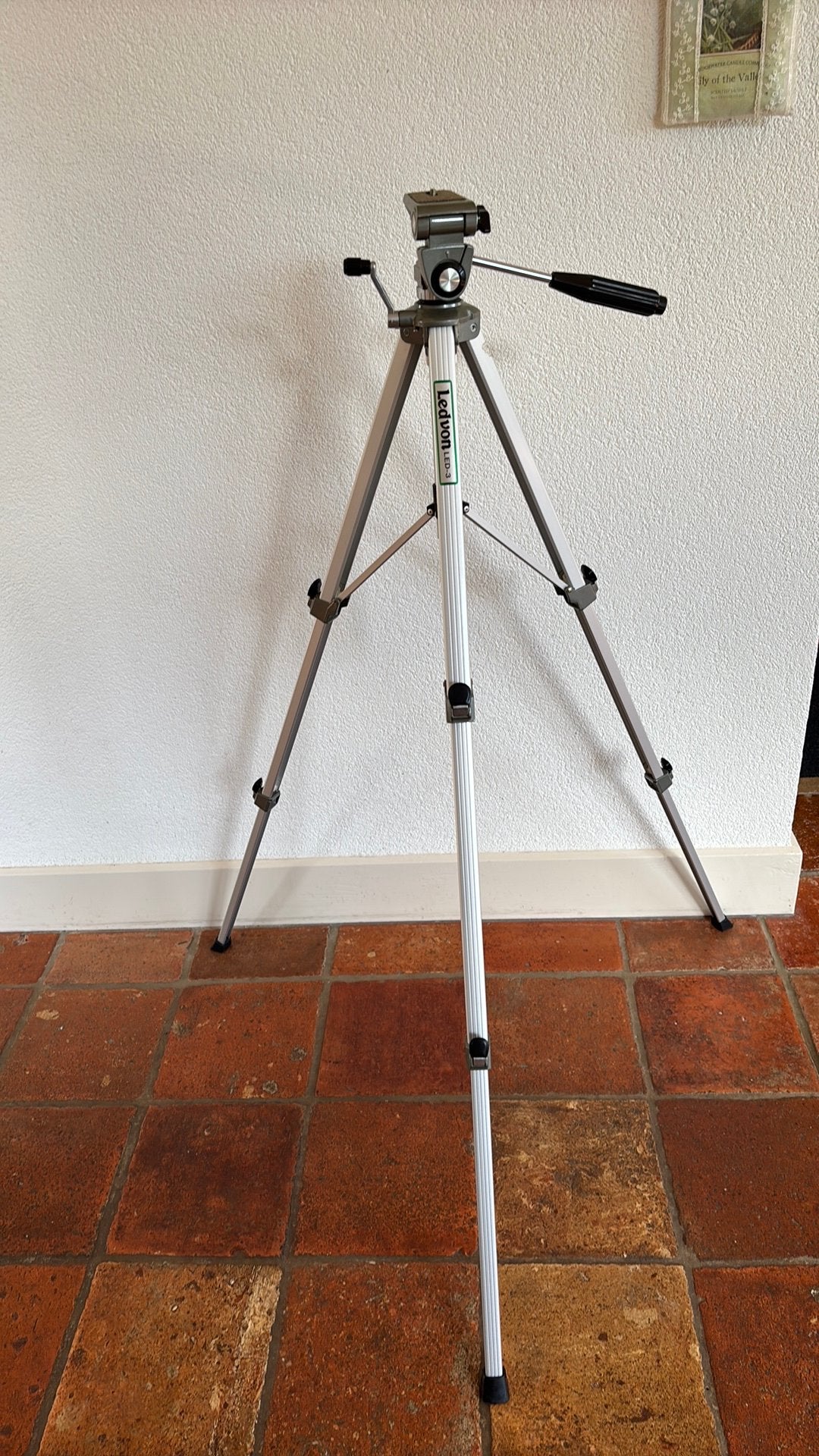 Ledvon Alu tripod voor camera, Ophalen of Verzenden, Zo goed als nieuw, Minder dan 150 cm, Driepoot