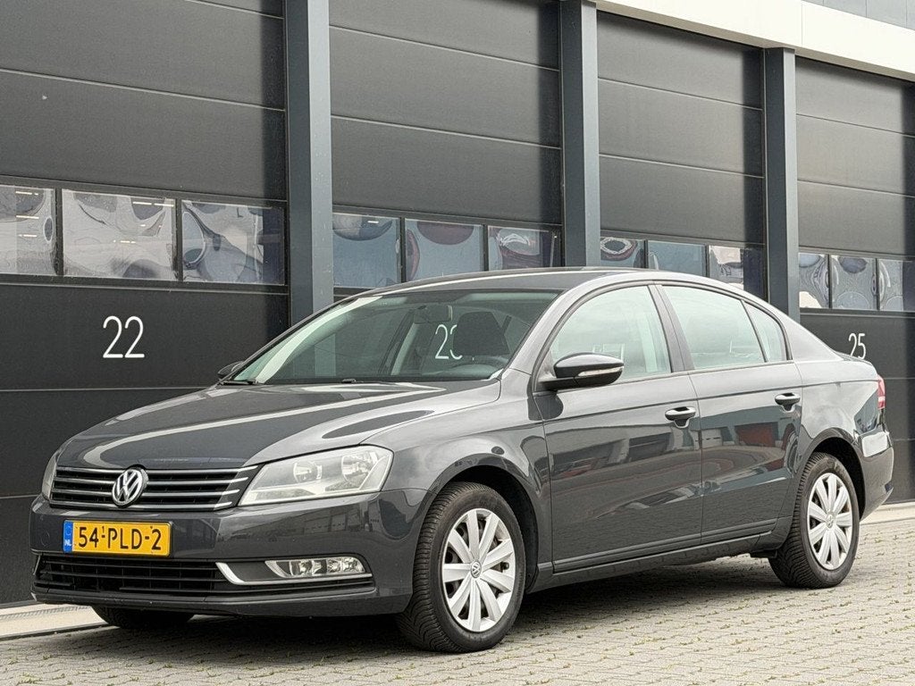 Volkswagen Passat 1.6 TDI (bj 2011), Bedrijf, Sedan, 154 €/maand, Passat
