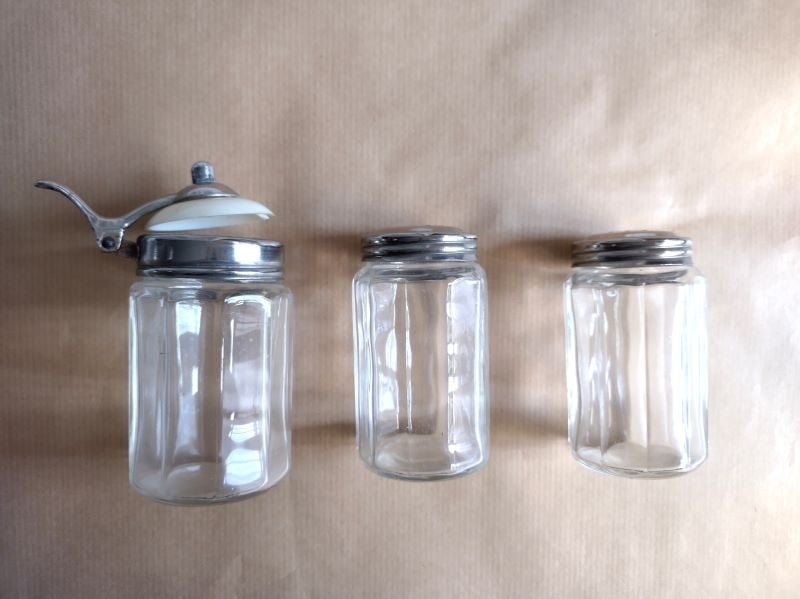 Glazen mosterdvaatje en 2 zoutvaatjes, Klassiek, Overige typen, Ophalen of Verzenden, Glas