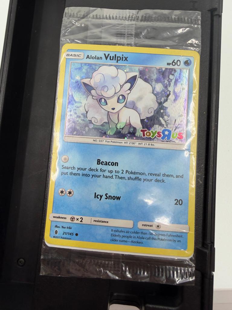 Alolan Vulpix Toys R Us Promo Pokémon Kaart, Ophalen of Verzenden, Nieuw, Losse kaart, Foil