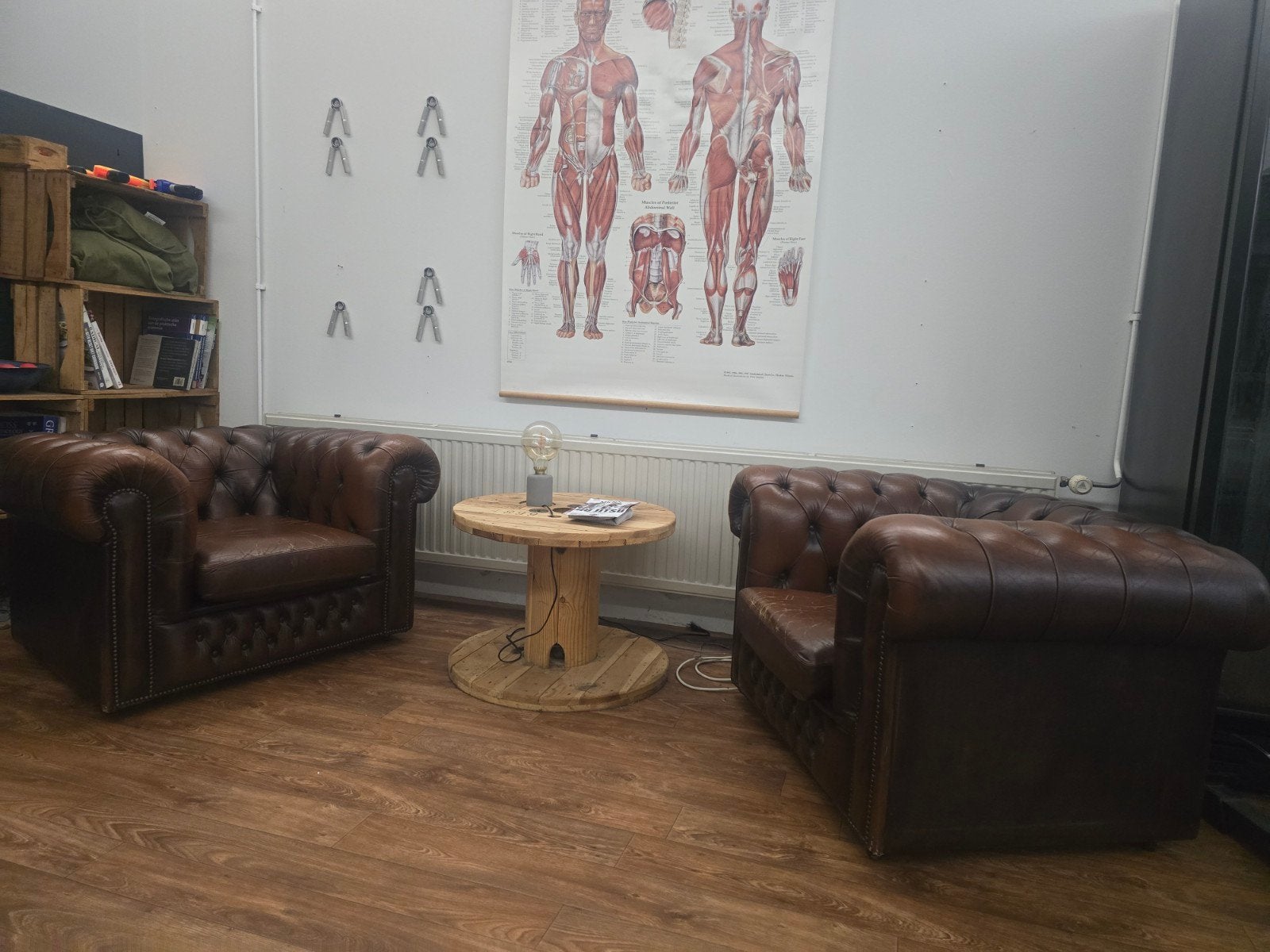 Chesterfield leren fauteuil en bankstel, Huis en Inrichting, Fauteuils, Gebruikt, Ophalen of Verzenden, Chesterfield, Klassiek