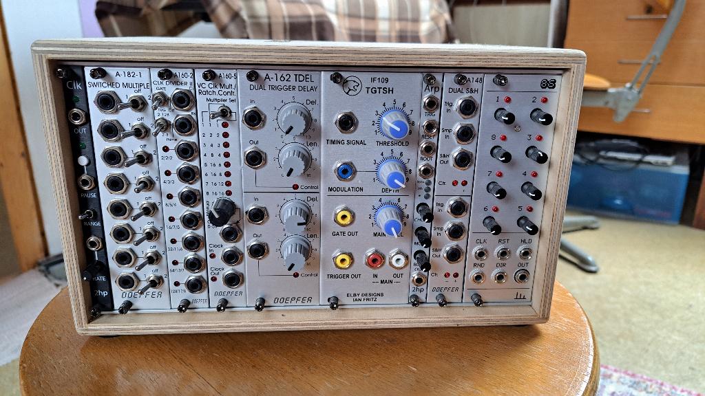 Doepfer 48 hp eurorack case, Muziek en Instrumenten, Synthesizers, Zo goed als nieuw, Overige aantallen, Overige merken, Ophalen of Verzenden