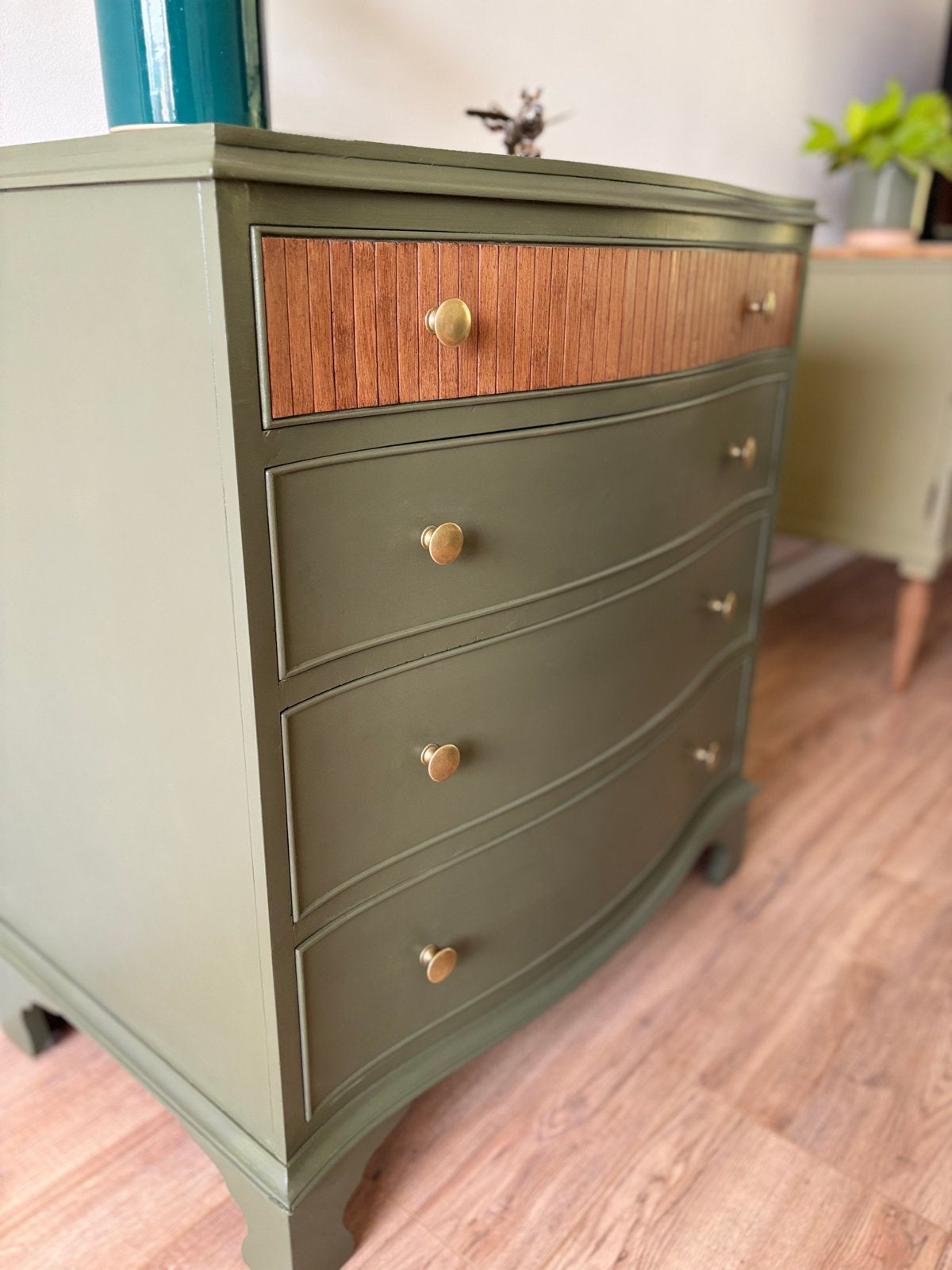 Foto 6 van Vintage Olijfgroene Ladekast
