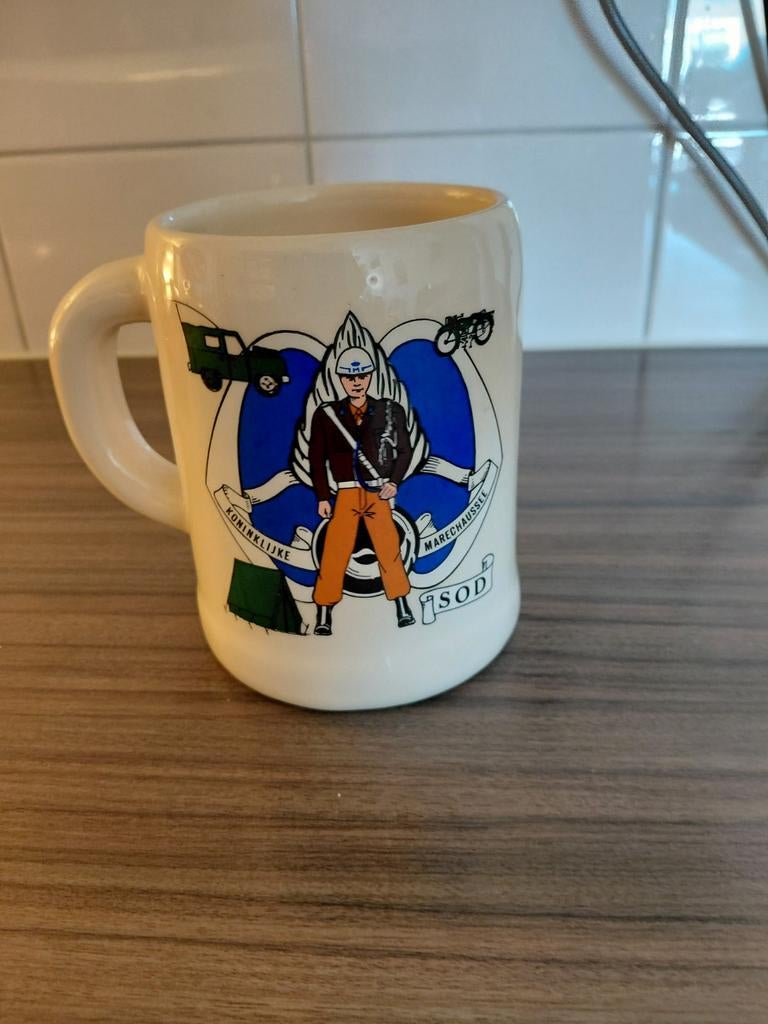 Koninklijke marechaussee vintage bierpul zeldzaam, Ophalen of Verzenden, Marechaussee, Duitsland, Overige typen
