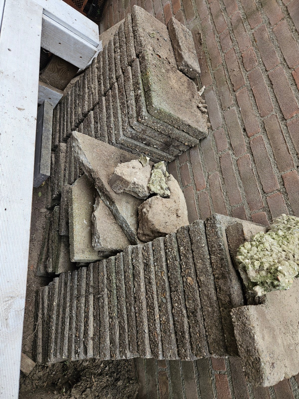 57 gebruikte stoeptegels 30x30cm, Ophalen, Gebruikt, 5 tot 10 m², Beton