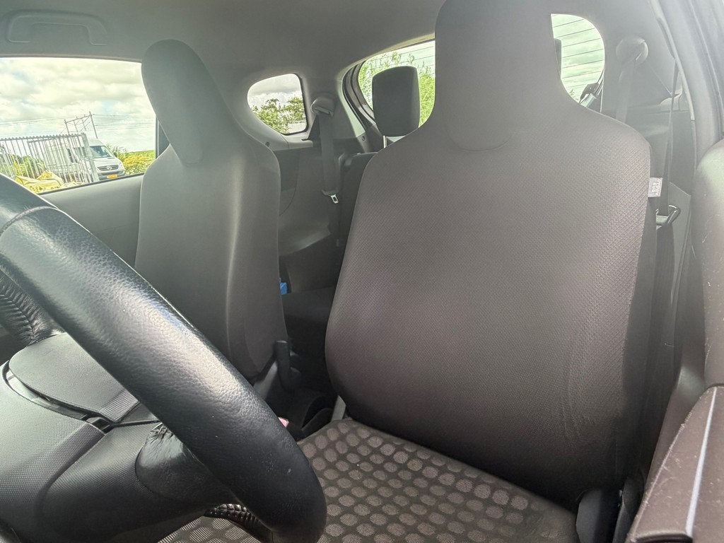 Toyota IQ 1.0 VVTi Comfort - Deep Amethyst - Airco/LMV - Kke, Auto's, Toyota, Stof, Gebruikt, Zwart, Overige kleuren