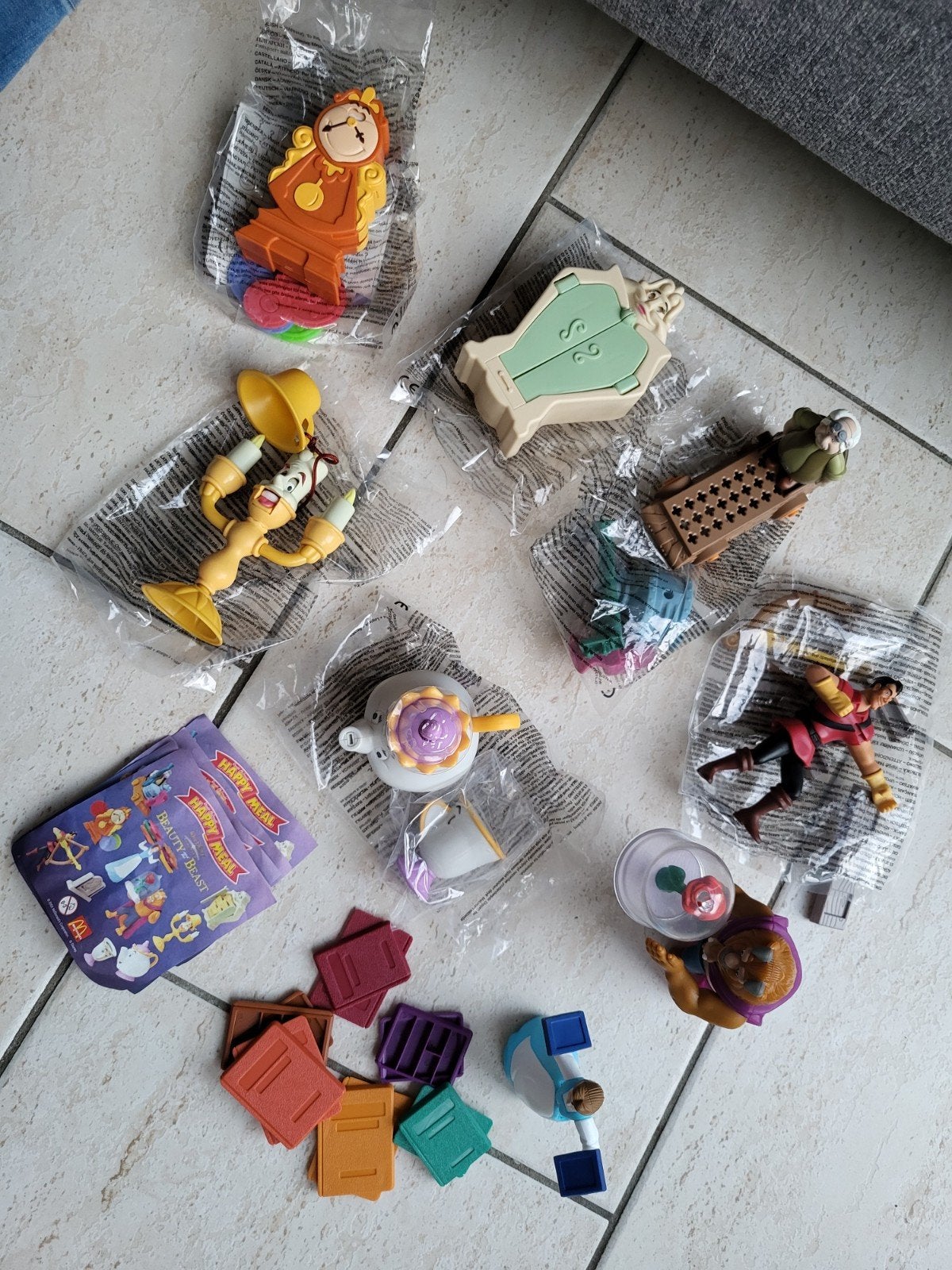 McDonald's Happy Meal Disney Belle en het Beest figuren, Ophalen of Verzenden, Assepoester of Belle, Zo goed als nieuw, Beeldje of Figuurtje