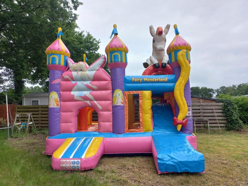 Springkussen 'Fairy wonderland' te huur, huren., Hobby en Vrije tijd, Feestartikelen | Verhuur, Ophalen, Zo goed als nieuw, Overige